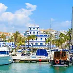 Sr Wellingtonia Centro Εστεπόνα