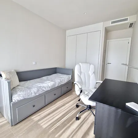 Sr Wellingtonia Centro * אסטפונה