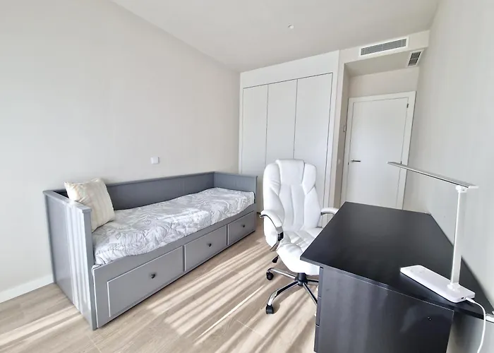 Sr Wellingtonia Centro * Эстепона